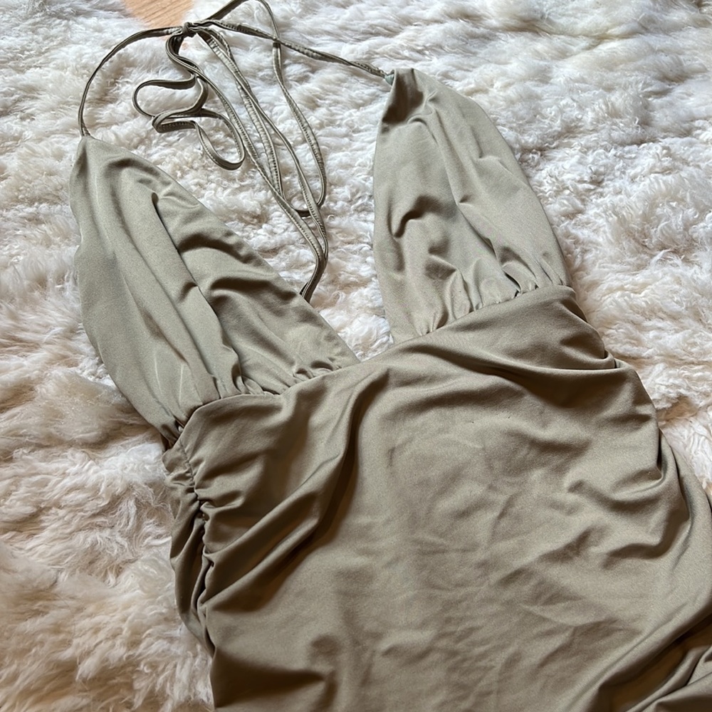 Dress. - Picture 2 of 3